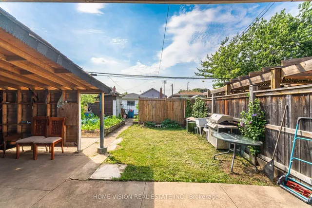 Additional image 30 of 15 Adair Ave