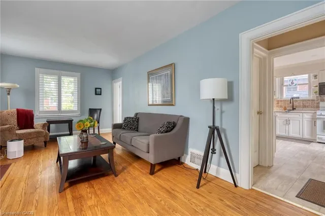 Additional image 10 of 33 East 12th St