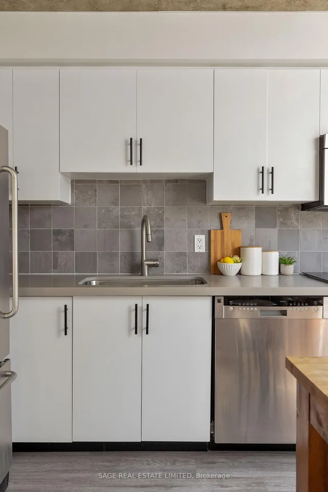 Additional image 14 of 800 King St Unit 811