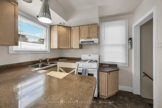 Additional image 5 of 894 Garth St