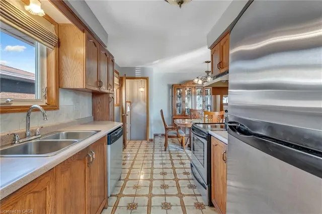 Additional image 10 of 51 Bonaventure Dr