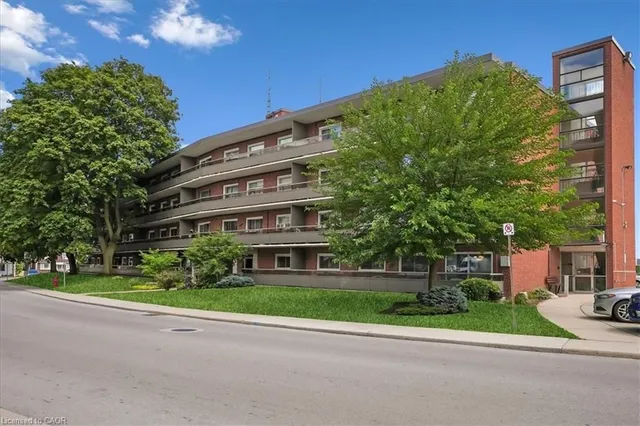 11 Woodman Dr Unit 102