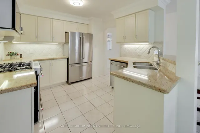 Additional image 17 of 11 Safari Crt