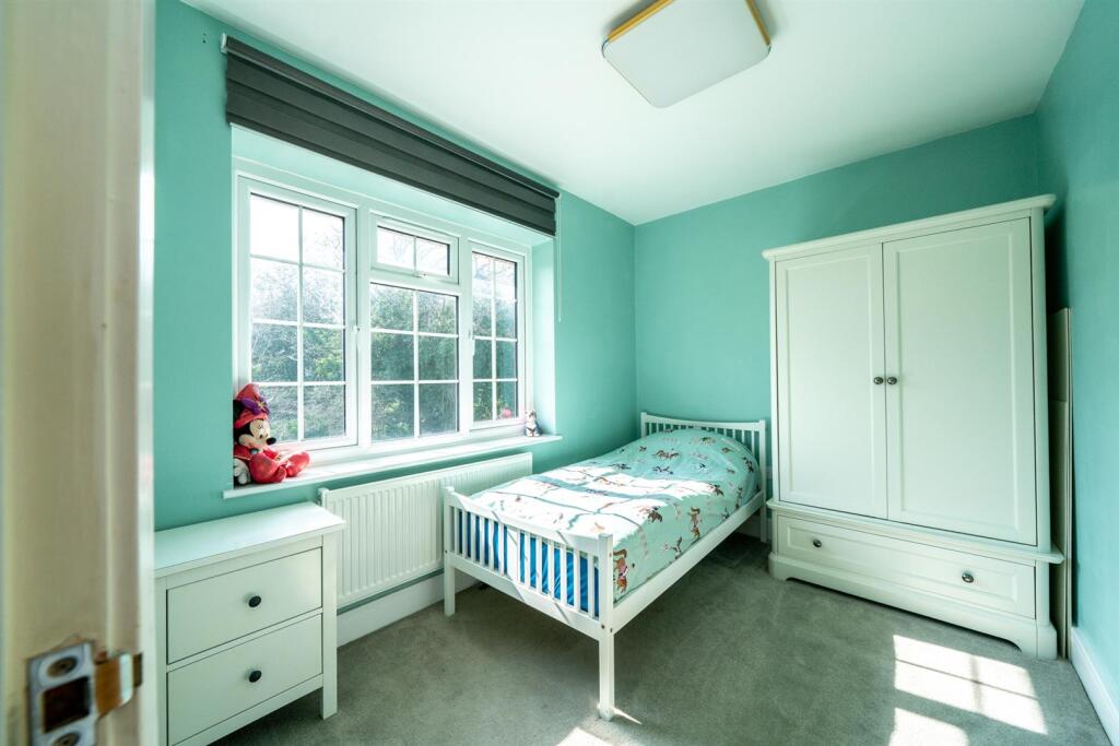Additional image 23 of Oaklands Lane, St Albans