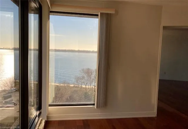 Additional image 7 of 65 Harbour Sq Unit 906