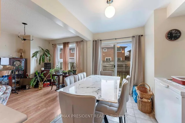 Additional image 11 of 26 Mattari Crt