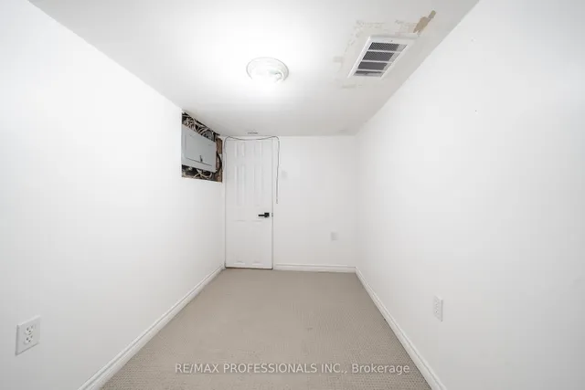 Additional image 14 of 129 Balsam Ave