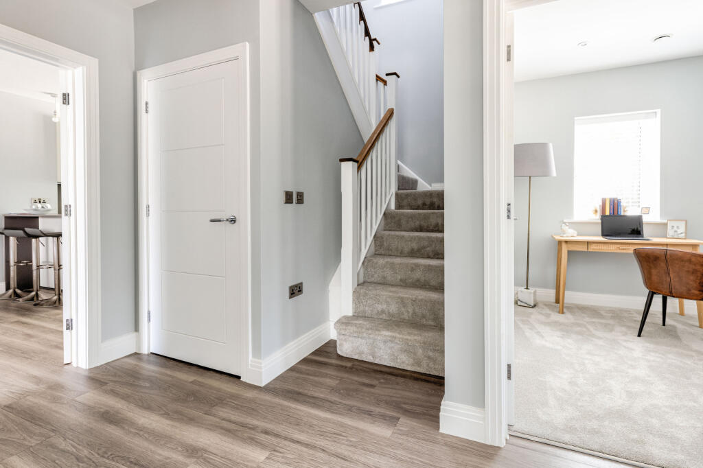 Additional image 17 of Oaklands Lane, Smallford, St. Albans, Hertfordshire, AL4