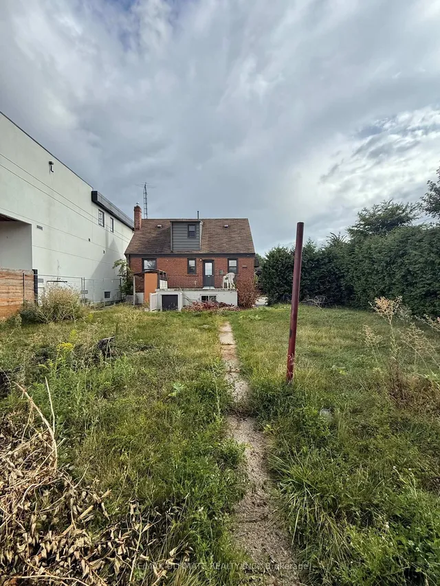 Additional image 8 of 90 Glen Long Ave