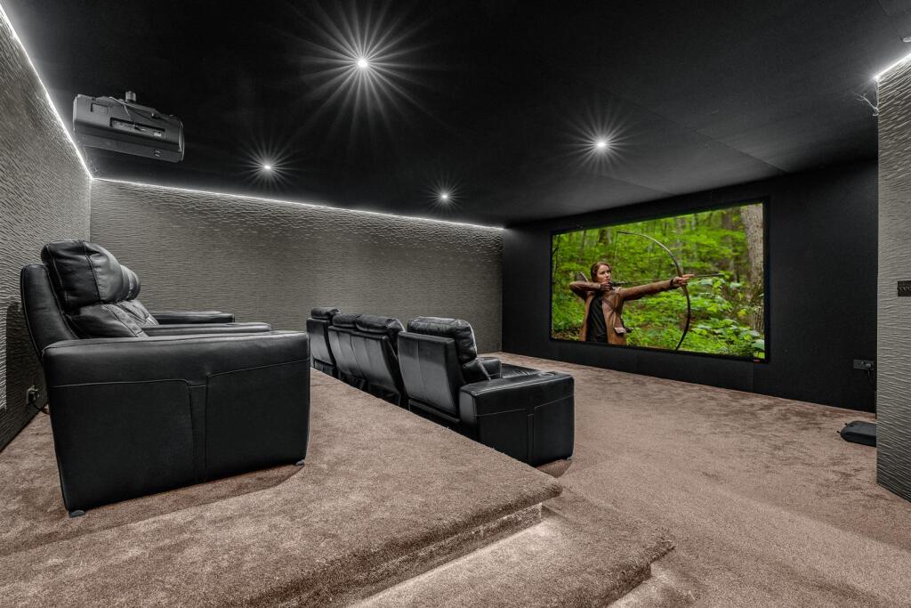 Additional image 5 of Pottersheath Road, Welwyn