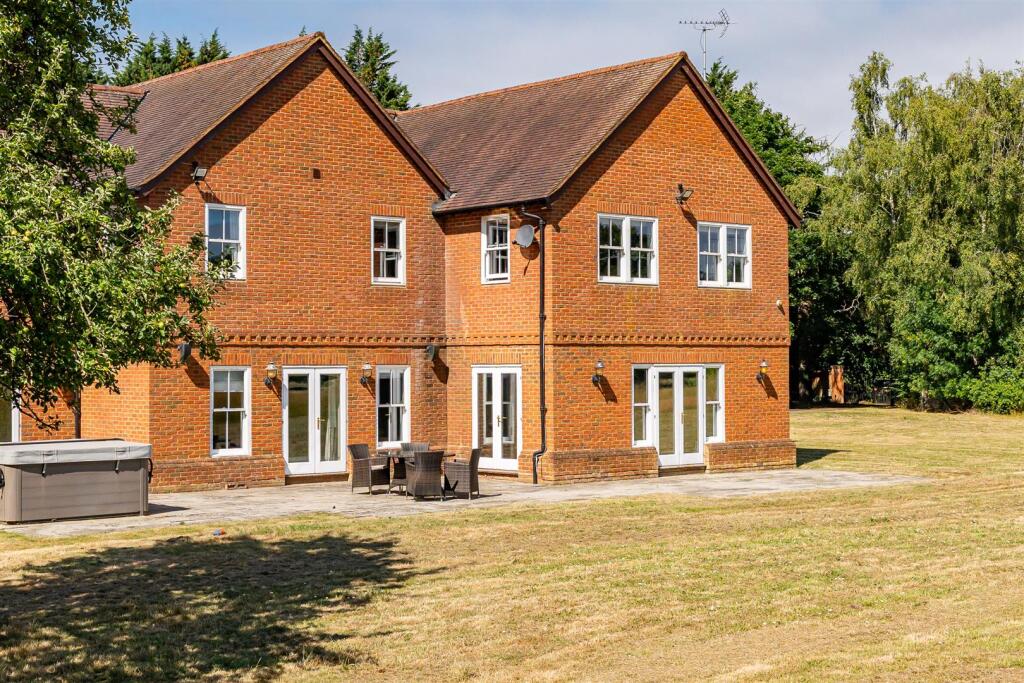 Additional image 34 of Pottersheath Road, Welwyn