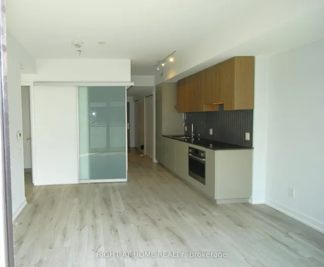 Additional image 9 of 161 Roehampton Ave Unit 733