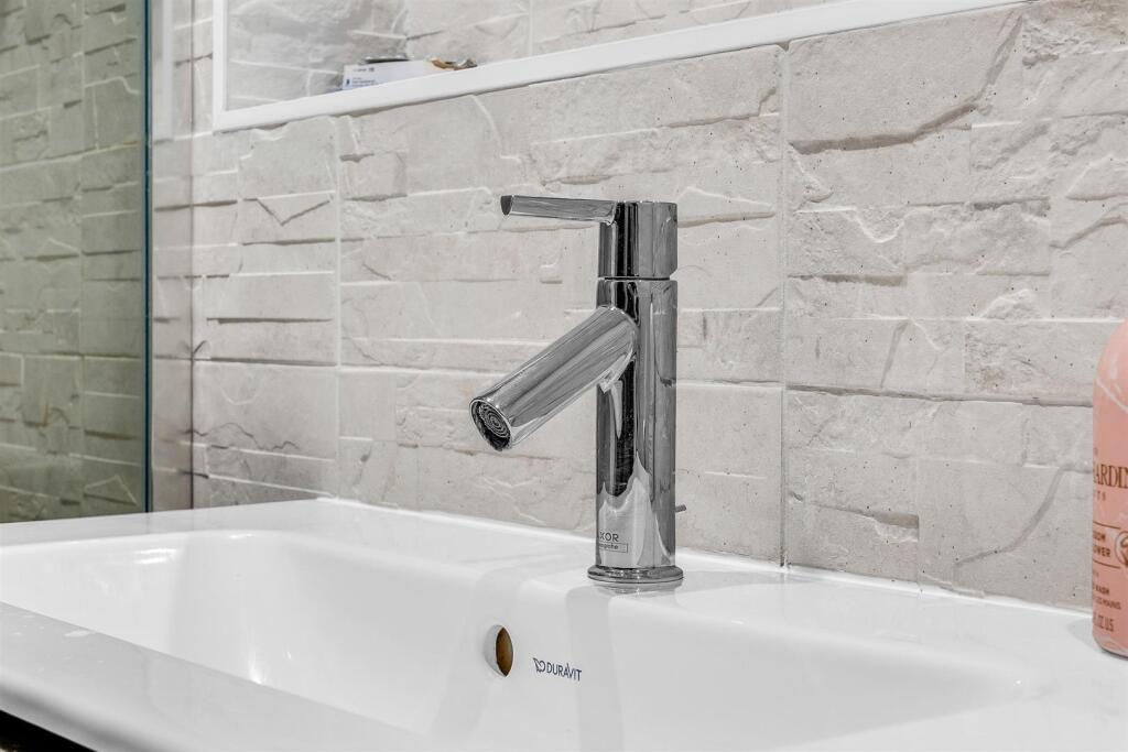 Additional image 19 of Pottersheath Road, Welwyn