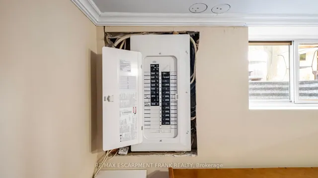 Additional image 27 of 1 YORKDALE Cres
