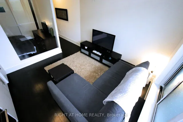 Additional image 13 of 330 Richmond St Unit 210