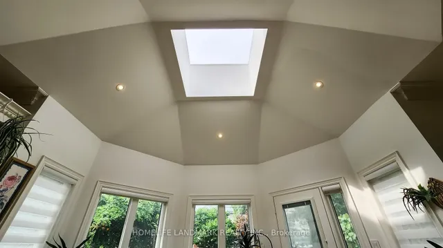 Additional image 34 of 122 Norton Ave