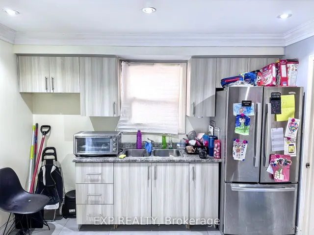 Additional image 16 of 28 Poinsettia Pl