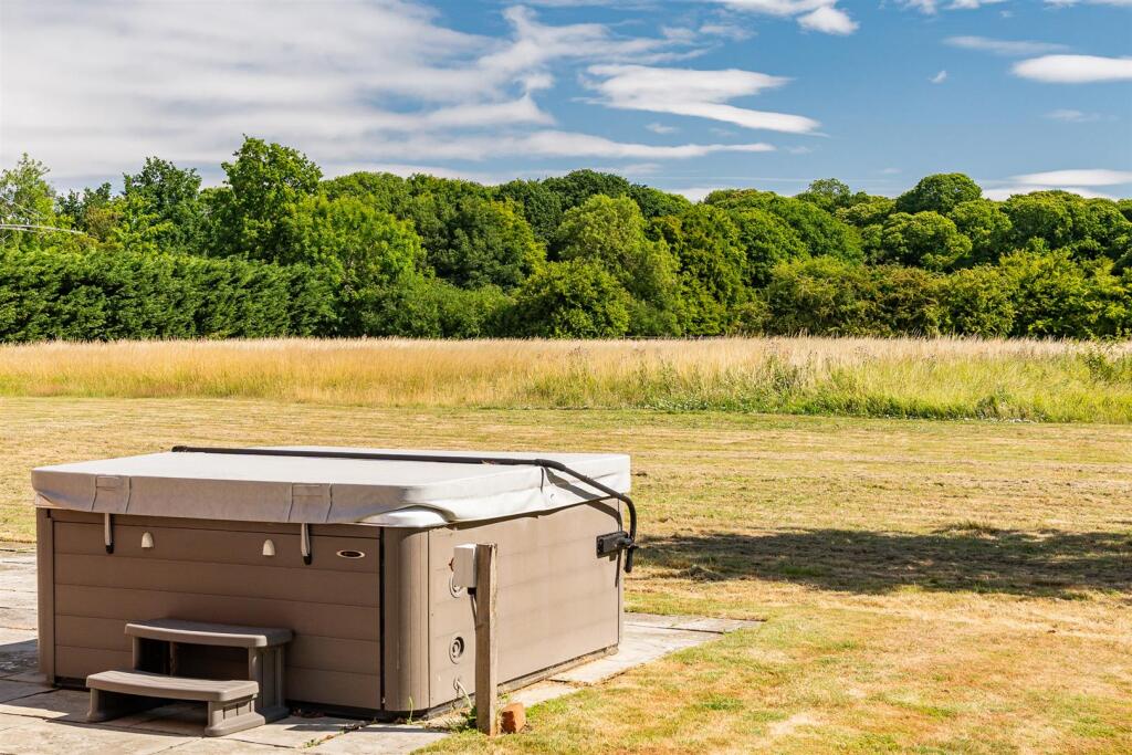 Additional image 2 of Pottersheath Road, Welwyn