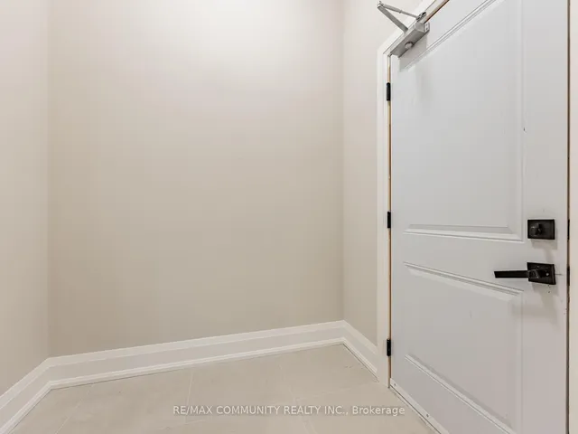 Additional image 32 of 37 Sugarbush Sq