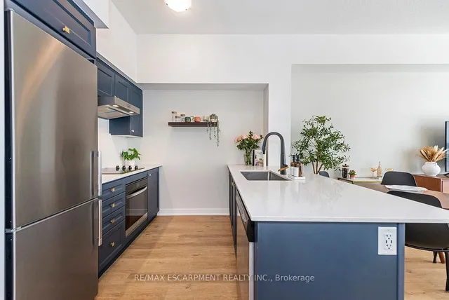 Additional image 5 of 600 North Service Rd Unit 606