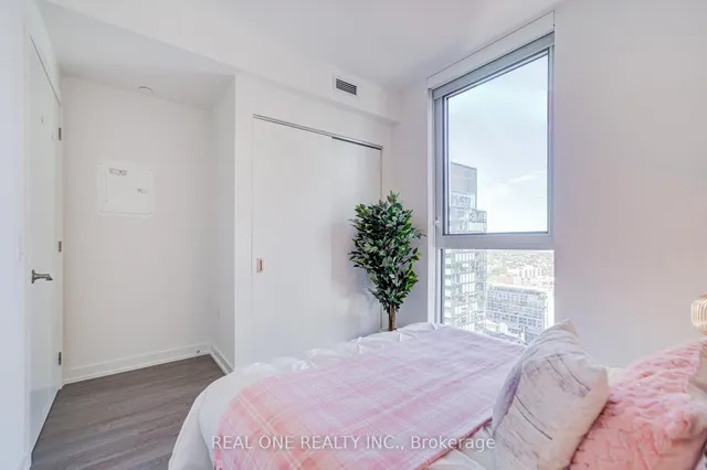 Additional image 18 of 357 King St Unit 2803