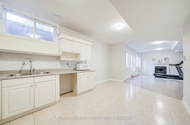 Additional image 45 of 206 Hollywood Ave