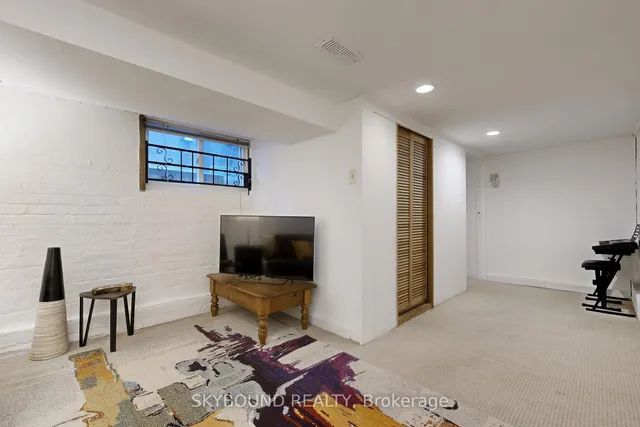 Additional image 39 of 50 Dearbourne Ave