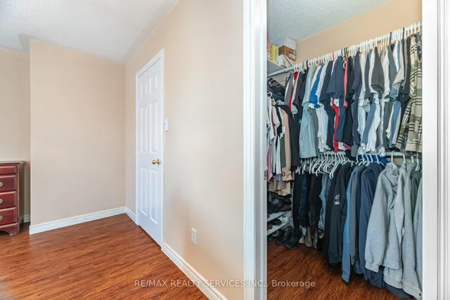 Additional image 32 of 123 Farthingale Cres