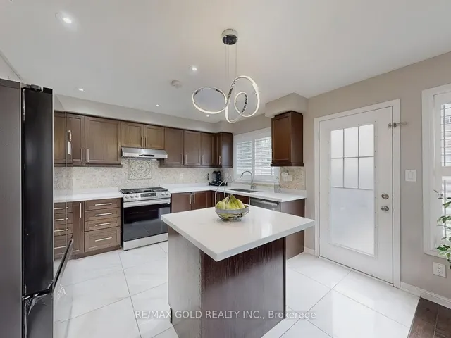 Additional image 15 of 933 Raftis Cres