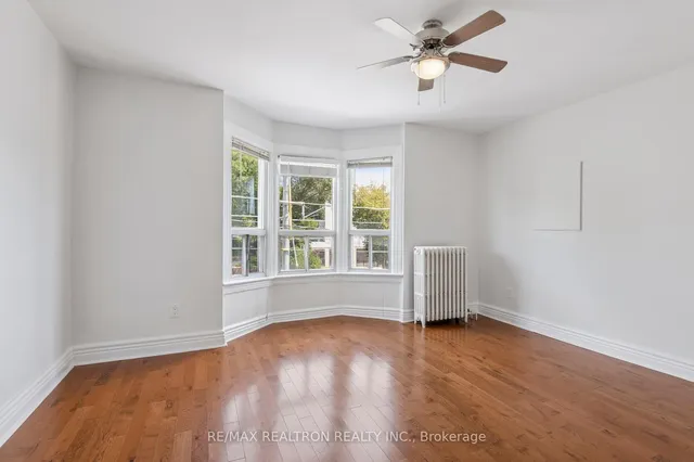 Additional image 36 of 10 Coxwell Ave