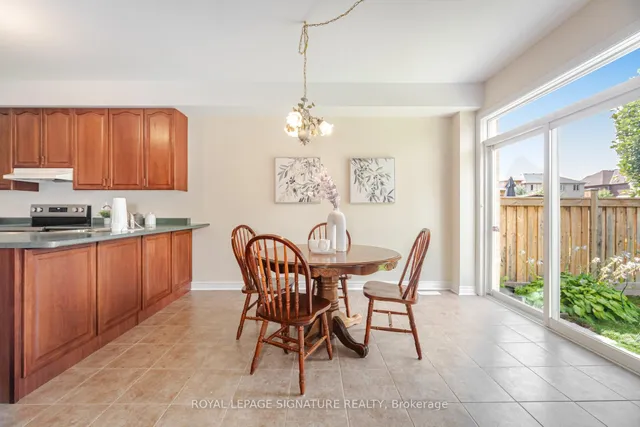 Additional image 18 of 16 Aria Lane