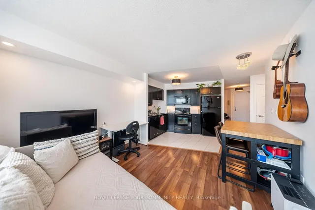 Additional image 15 of 18 Valley Woods Rd Unit 716