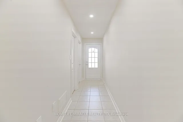 Additional image 4 of 35 Finegan Circ