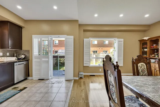 Additional image 19 of 46 Commodore Dr