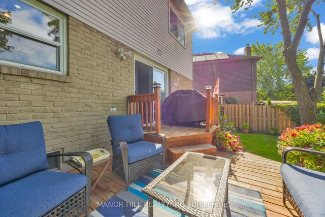 Additional image 37 of 72 Lacewood Cres