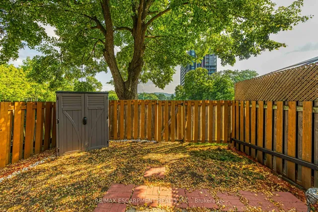 Additional image 28 of 18 Riverdale Dr