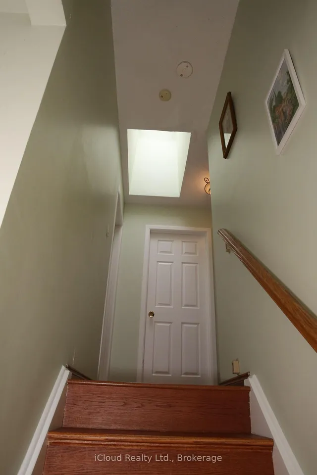 Additional image 10 of 888 Bloor St