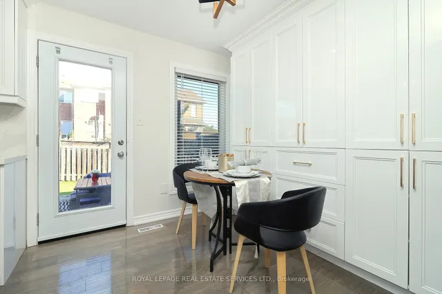 Additional image 14 of 1747 Cobra Cres