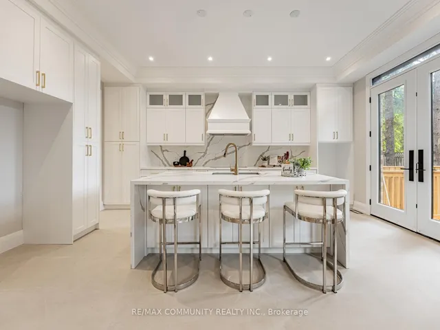 Additional image 12 of 37 Sugarbush Sq