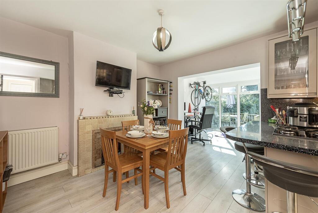 Additional image 5 of Barnfield Road, Harpenden