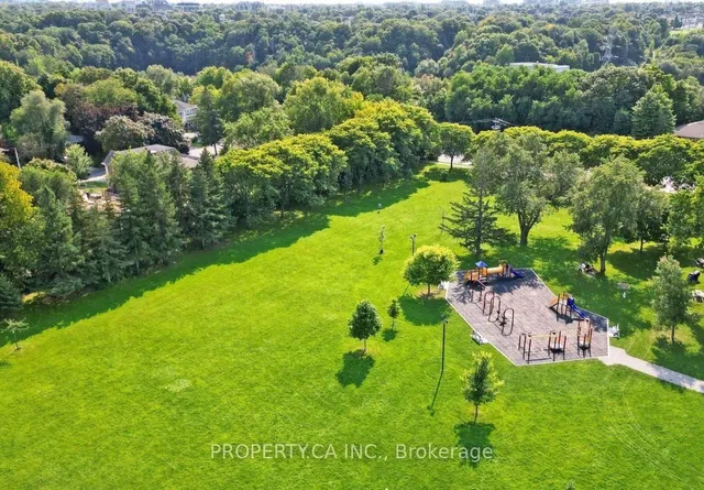 Additional image 31 of 35 Farrell Ave