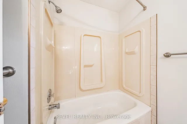 Additional image 18 of 594 Moorelands Cres