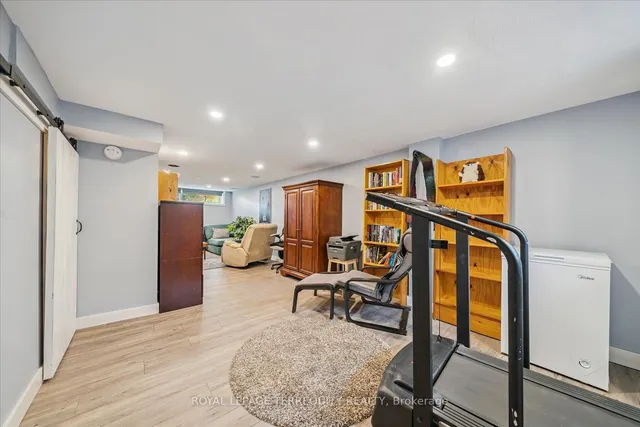 Additional image 42 of 1201 Kingsholm Dr