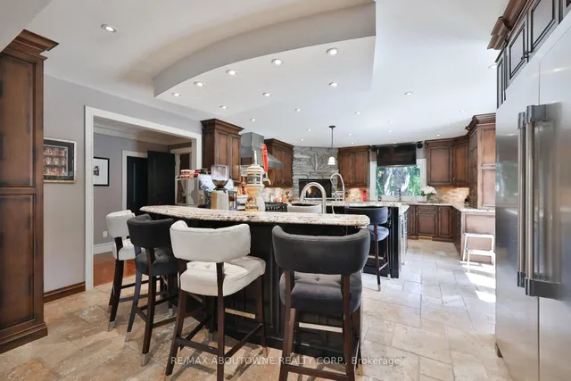 Additional image 25 of 24 School St