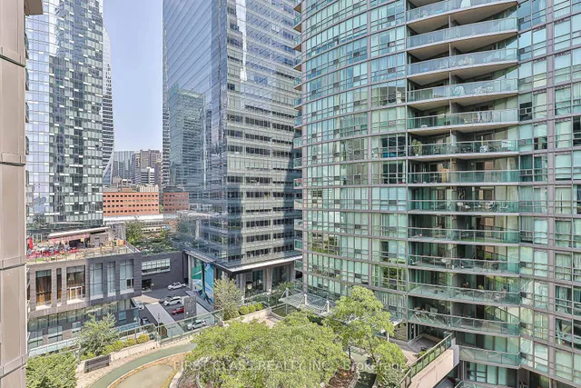 Additional image 31 of 51 Lower Simcoe St Unit 1202