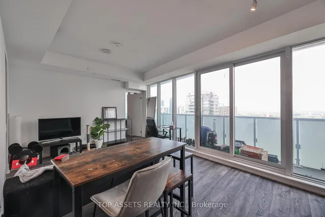 Additional image 6 of 403 Church St Unit 2709