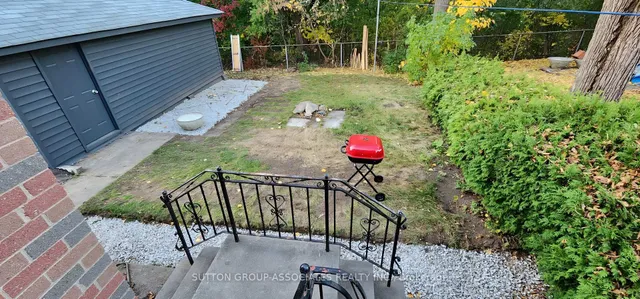 Additional image 15 of 120 Edinborough Crt