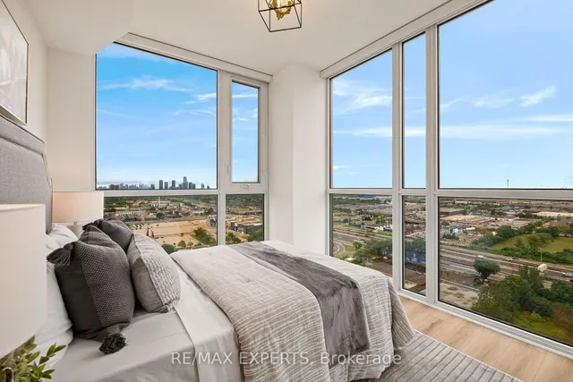 Additional image 22 of 17 Zorra St Unit 2006