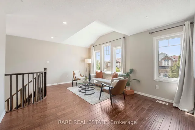 Additional image 20 of 953 Rigo Cross