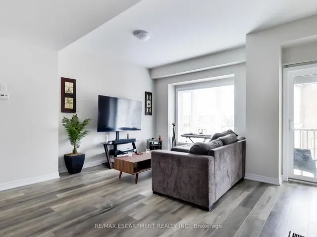 Additional image 8 of 19 PICARDY Dr Unit 23